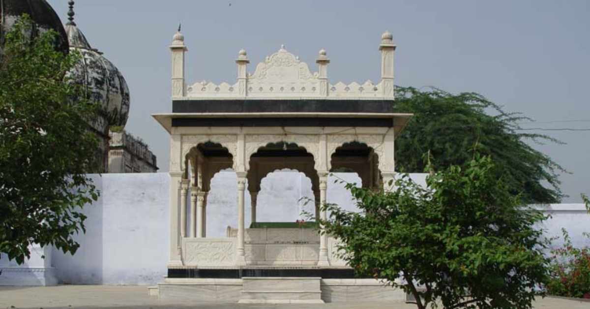 one among famous monuments of haryana Dargah Char Qutab