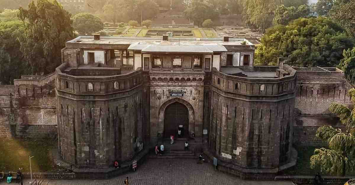 picture of Shaniwar Wada, Pune that is a famous monument in maharashtra