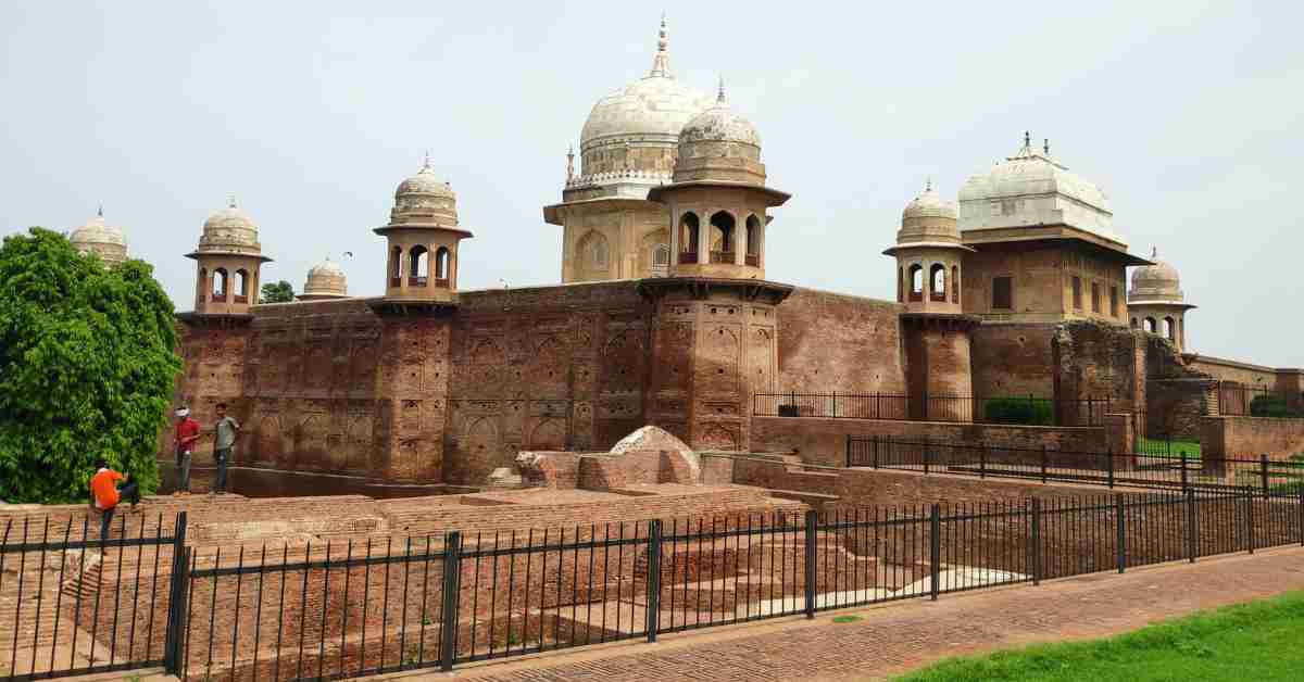 image of most famous historical monuments of haryana - Sheikh Chilli Tomb